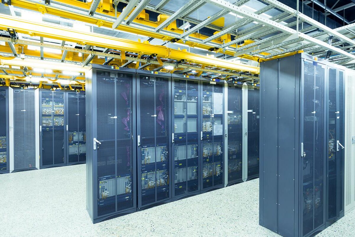 Factors Affecting the Data Center Industry in 2023